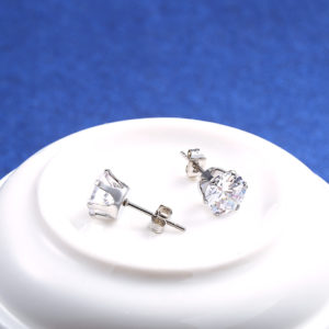 bông tai đá trắng chấu inox cực đẹp giá rẻ không đen