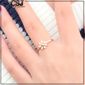 CSJ chuyên bán nhẫn titan hoa cúc với những cánh hoa nhỏ xíu giá rẻ nhất thị trường,Nhẫn titan hoa cúc màu hồng đẹp giá rẻ không đen
