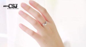 bán bỏ sỉ nhấn titan trái tim chữ love đẹp không đen giá rẻ,Nhẫn titan trái tim chữ love màu trắng đẹp sang trong đầy đẳng cấp