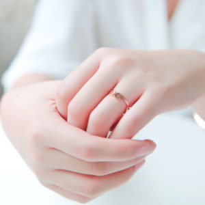 bán bỏ sỉ nhẫn titan vòng kim cô mạ vàng ,Nhẫn titan vòng kim cô màu vàng hồng cực đẹp sang trọng không đen giá sập sàn tại CSJ