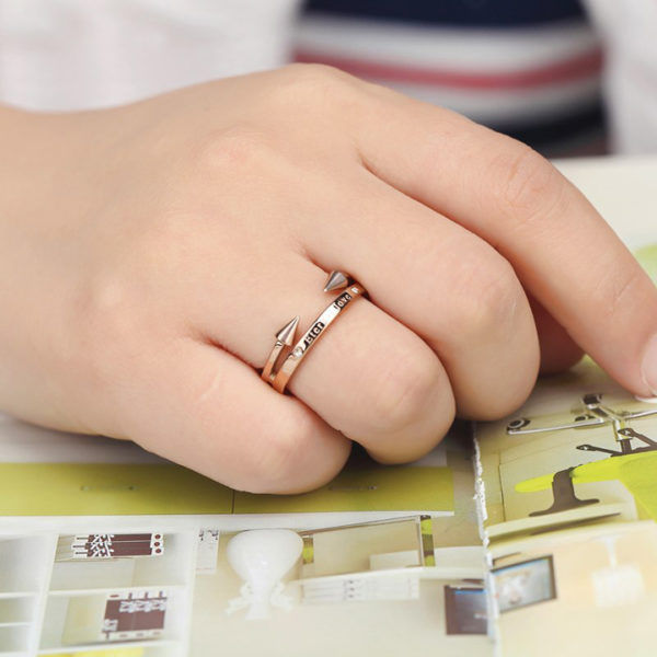 Nhẫn titan màu hồng chữ Eternal Love đẹp xinh giá rẻ phong cách Hàn Quốc