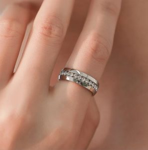 TC085c-nhẫn titan đính xoàn quanh chiếc cực sang trọng giá rẻ