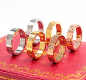 Nhẫn titan cartier thời trang đẳng cấp