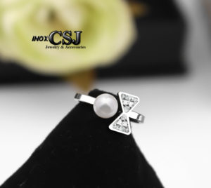 Nhẫn nữ inox ngọc trai cách điệu chiếc nơ xinh xắn đẹp giá rẻ phong cách HQ
