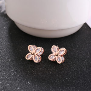 CSJ chuyên bán bỏ sỉ bông tai hoa mai titan mạ vàng ,Bông tai titan hoa mai 4 cánh kẹp đá cực xinh giá tốt tại shop Công Sang