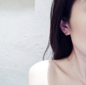 CSJ chuyên bán bỏ sỉ bông tai hoa mai titan mạ vàng ,Bông tai titan hoa mai 4 cánh kẹp đá cực xinh giá tốt tại shop Công Sang