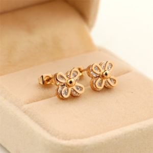 CSJ chuyên bán bỏ sỉ bông tai hoa mai titan mạ vàng ,Bông tai titan hoa mai 4 cánh kẹp đá cực xinh giá tốt tại shop Công Sang