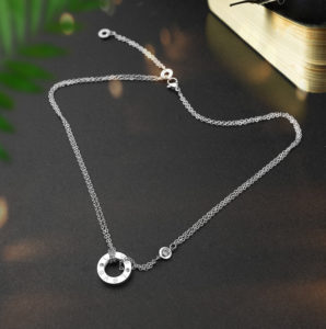 Dây chuyền titan thời trang Leve cực xinh không đen vĩnh viễn
