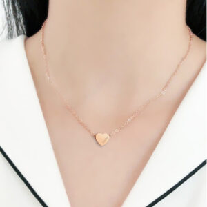 Dây chuyền titan trái tim lucly