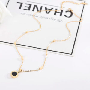 Dây chuyền titan cách điệu mặt tròn cẩm xà cừ màu vàng 24k
