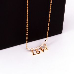 Dây chuyền titan chữ love cách điệu