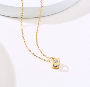 TN101l-Dây chuyền titan khối vuông lồng đá Cubic-Zirconia