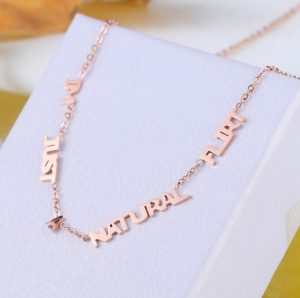 Dây chuyền titan i'm just a natural flirt màu hồng