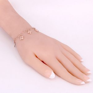 Lắc tay titan thời trang LV