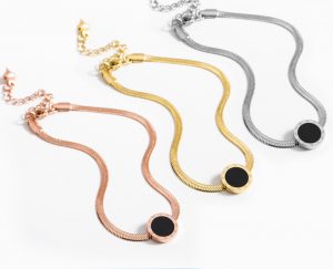 Lắc tay titan mì dẹp mặt tròn đen số la mã