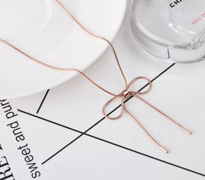 Dây chuyền titan sợi mì thắt hình chiếc nơ cực xinh