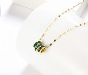 Dây chuyền titan 3 khoanh tròn đá xanh màu vàng24k