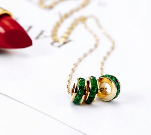 Dây chuyền titan 3 khoanh tròn đá xanh màu vàng24k