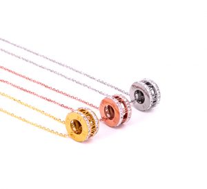Dây chuyền titan số la mã đính đá 2 bên