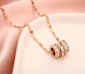 Dây chuyền titan 3 khoen tròn đính đá vuông