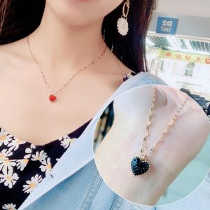 Dây chuyền titan trái tim đính đá đỏ đen