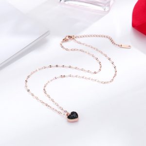 Dây chuyền titan trái tim đính đá đỏ đen