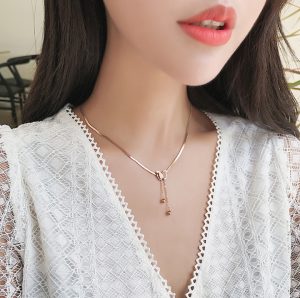 Dây chuyền mì dẹp titan con bướm rớt bi cách điệu