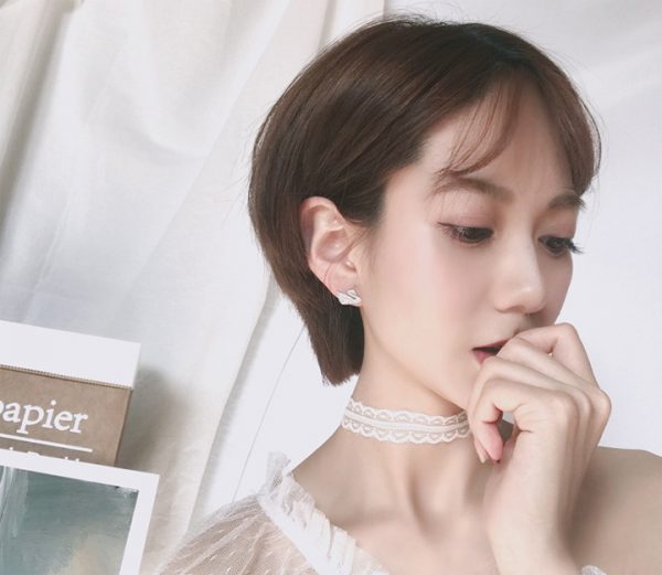 Bông tai titan thiên nga màu trắng