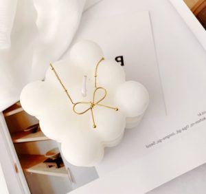 Dây chuyền titan hình cái chiếc nơ