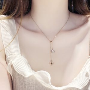 Dây chuyền titan số la mã cách điệu