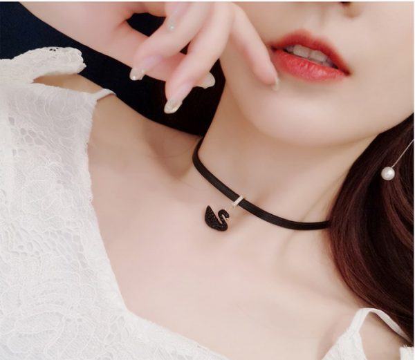 Dây chuyền titan choker mặt thiên nga