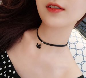 Dây chuyền titan choker mặt thiên nga