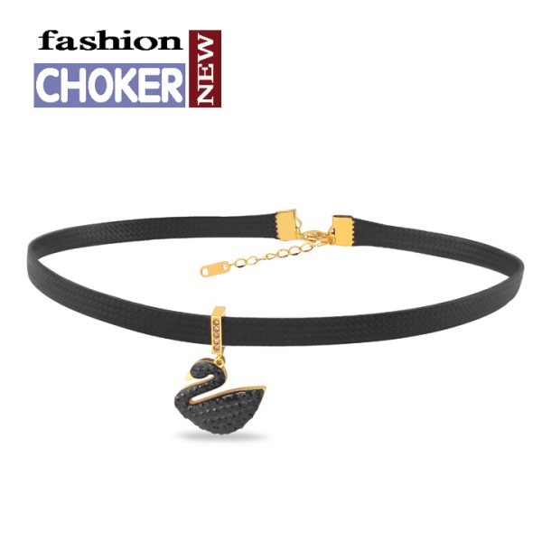 Dây chuyền titan choker thiên nga đính đá đen