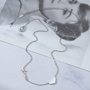 Dây chuyền titan tim cách điệu chữ love phong cách mới