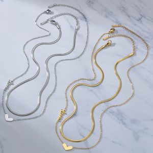 Dây chuyền titan tim cách điệu chữ love phong cách mới