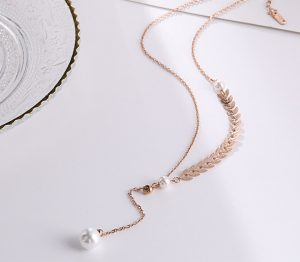 Dây chuyền titan đuôi cá cách điệu ngọc trai