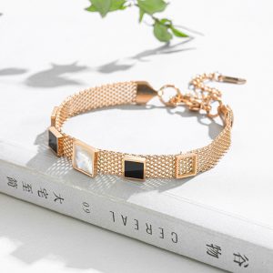 Lắc tay kiểu lưới titan mặt vuông cách điệu màu vàng hồng 14k