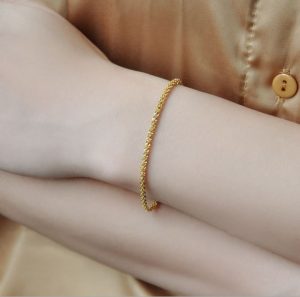 TA220k-Lắc tay titan dây trơn không phụ kiện