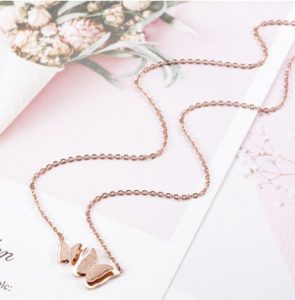 Dây chuyền titan con bướm