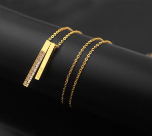 TN354c-Dây chuyền titan 2 thanh trụ chạm chữ love