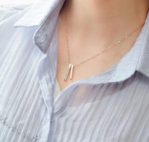 TN354f-Dây chuyền titan 2 thanh trụ chạm chữ love