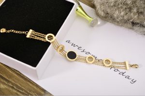 TA234d-Lắc tay titan mặt tròn số la mã