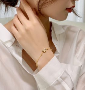 TA247d-Lắc tay nữ titan con bướm