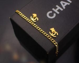 TA271e-Lắc tay nữ titan chanel