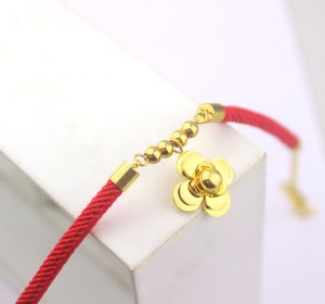 TA293c-Lắc tay titan chỉ đỏ hoa trà