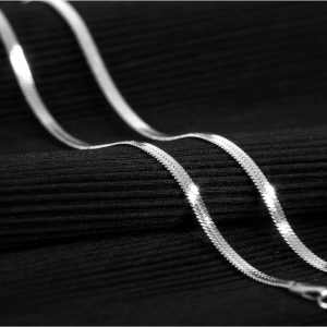 TN457e-Dây chuyền mì dẹp titan hình con bướm rớt bi