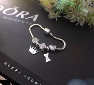 Lắc vòng tay titan phong cách Pandora TA317