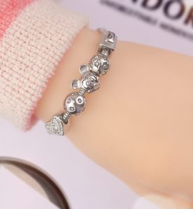 Vòng tay titan pandora không gỉ chuột mickey