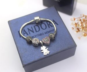 Lắc vòng tay titan phong cách Pandora TA323