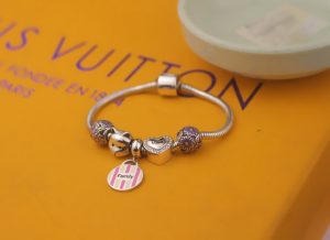 Vòng tay titan thời trang pandora TA330